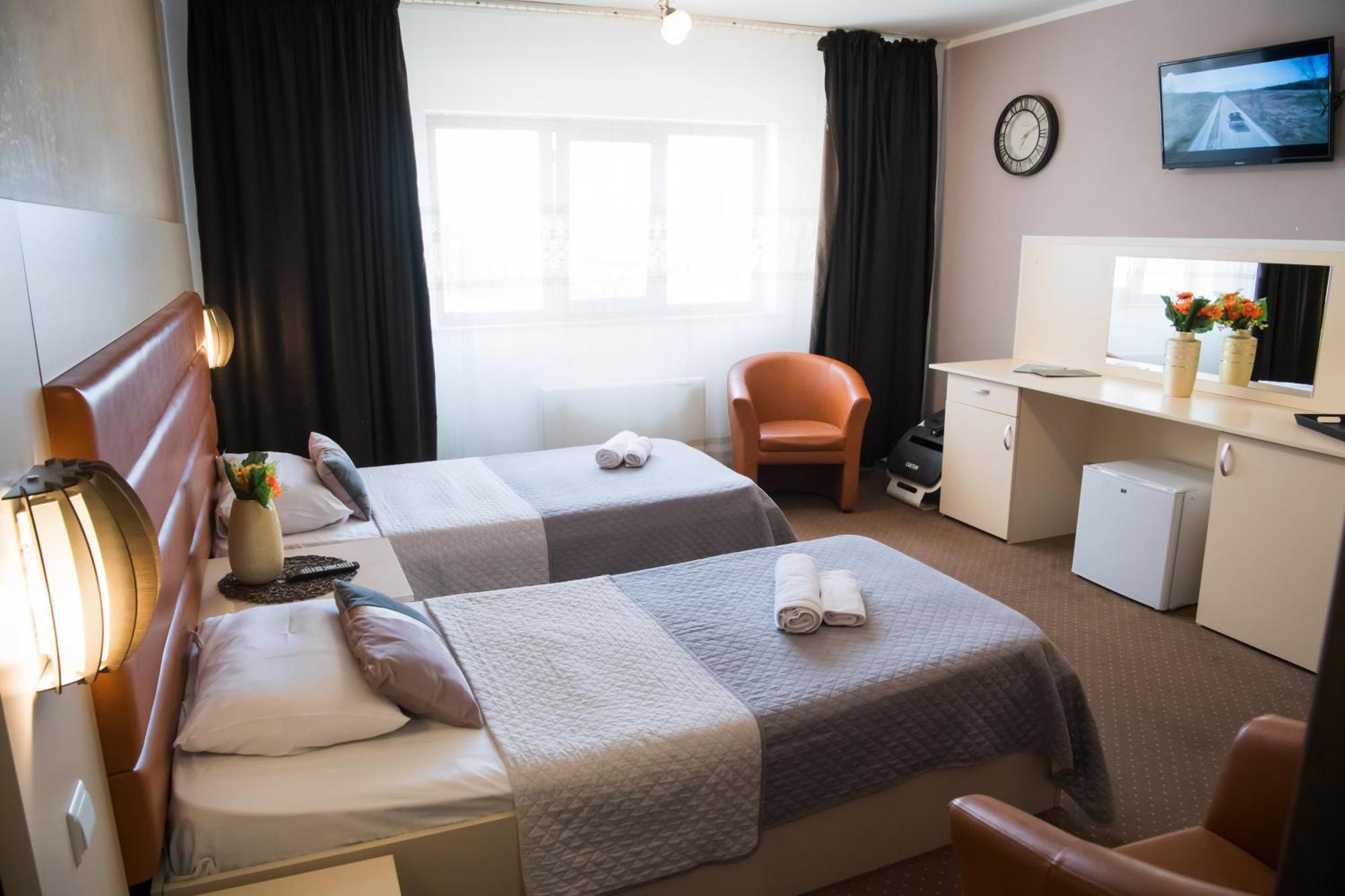 Mbi Travel Inn ไกรโอวา ภายนอก รูปภาพ