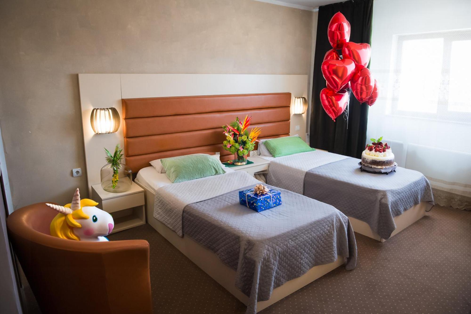 Mbi Travel Inn ไกรโอวา ภายนอก รูปภาพ